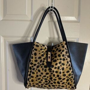 Un billion leopard print and black leather tote bag with gold tone hardwares
